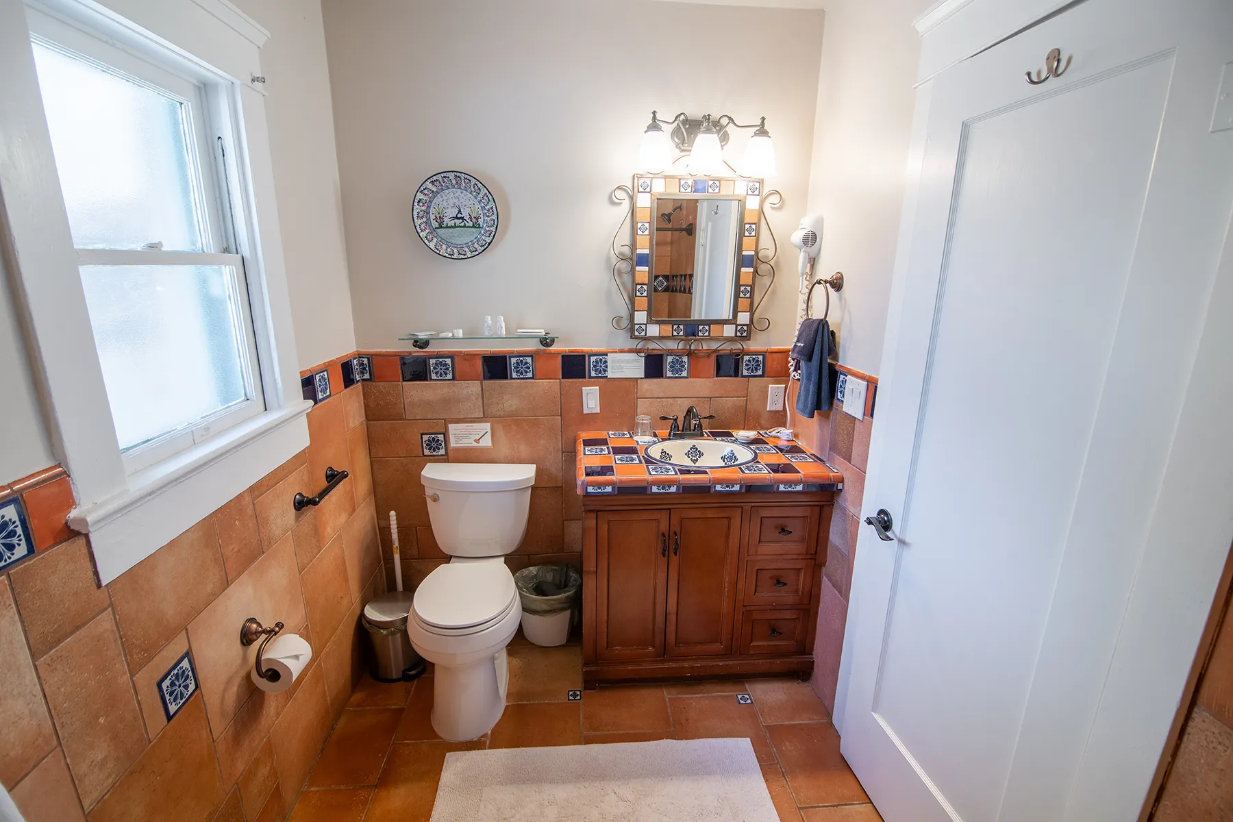 cottage-1-room-11-bathroom-2