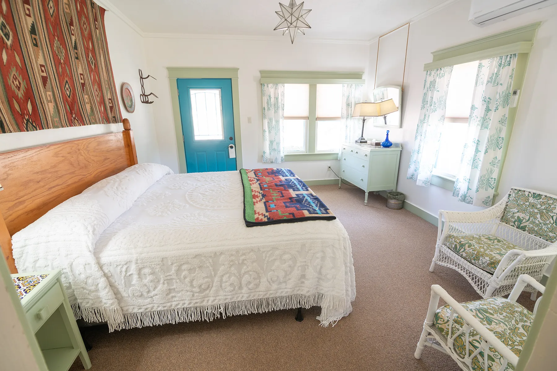 cottage-1-room-12-bedroom-1