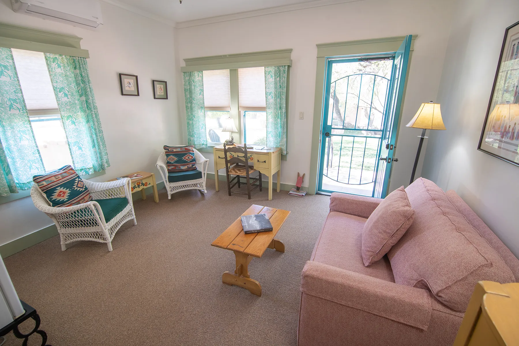cottage-1-room-12-living-2
