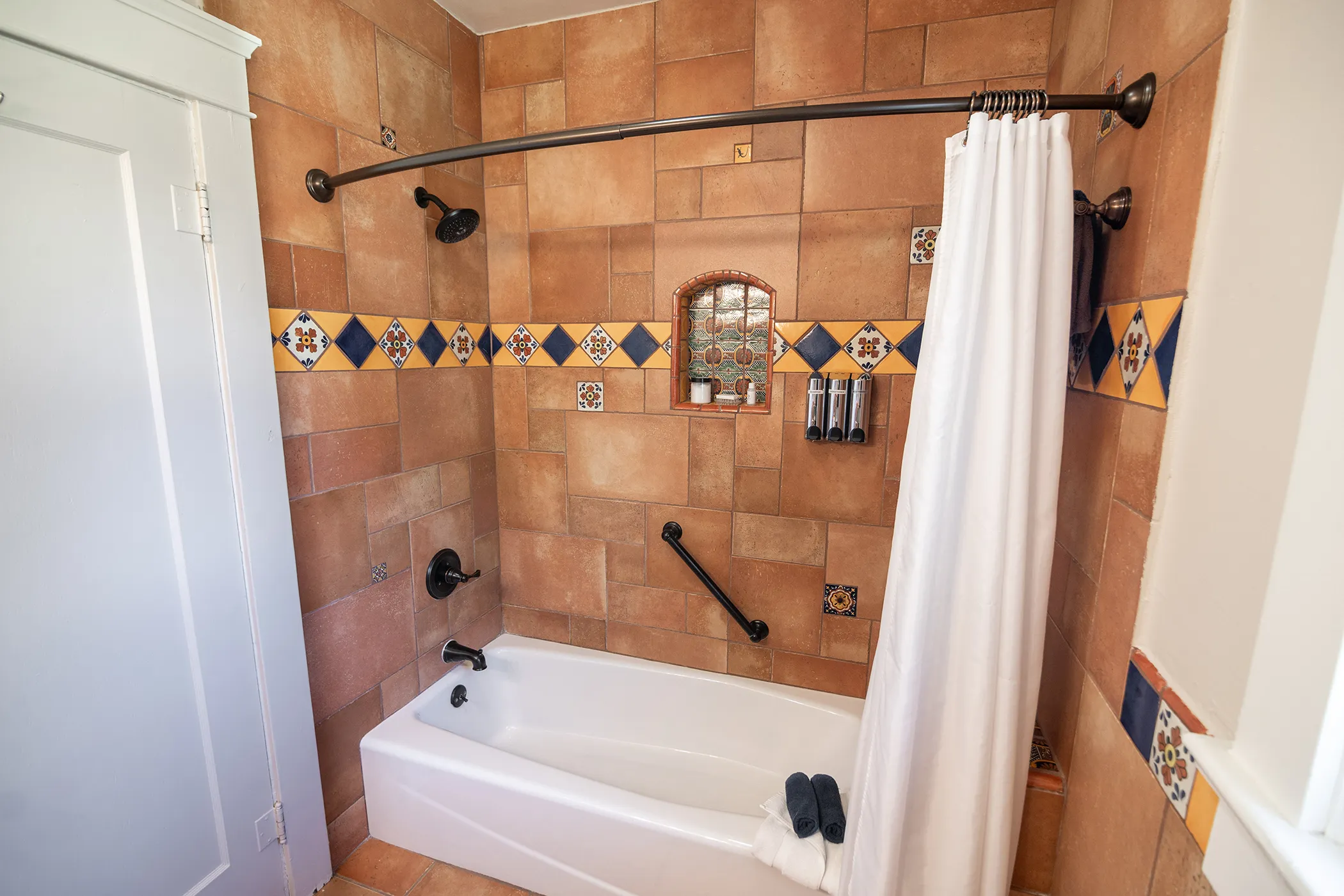 cottage-2-bathroom-3