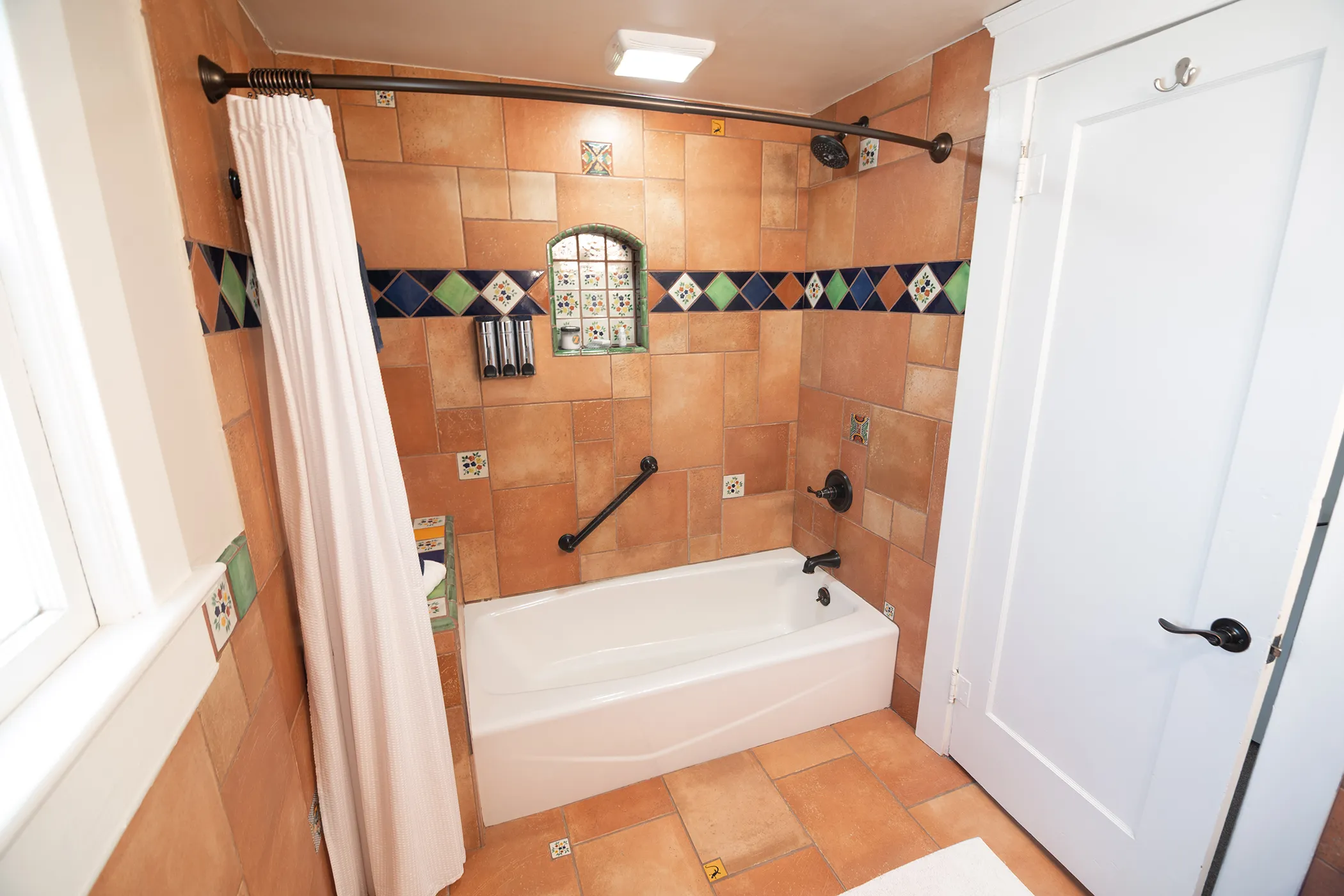 cottage-2-bathroom-5