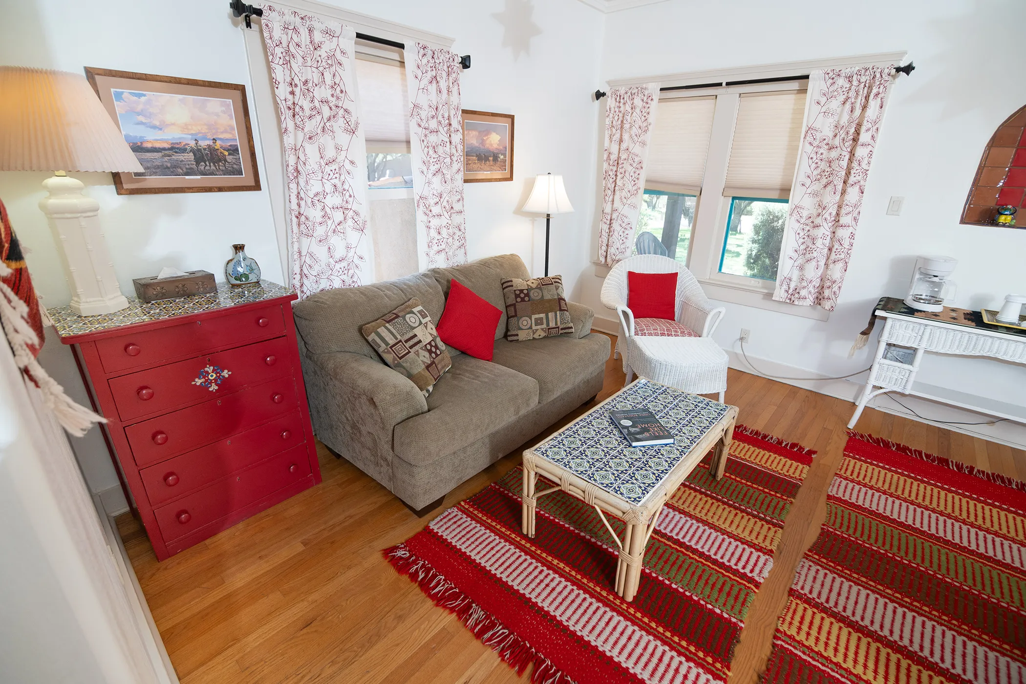 cottage-2-living-3