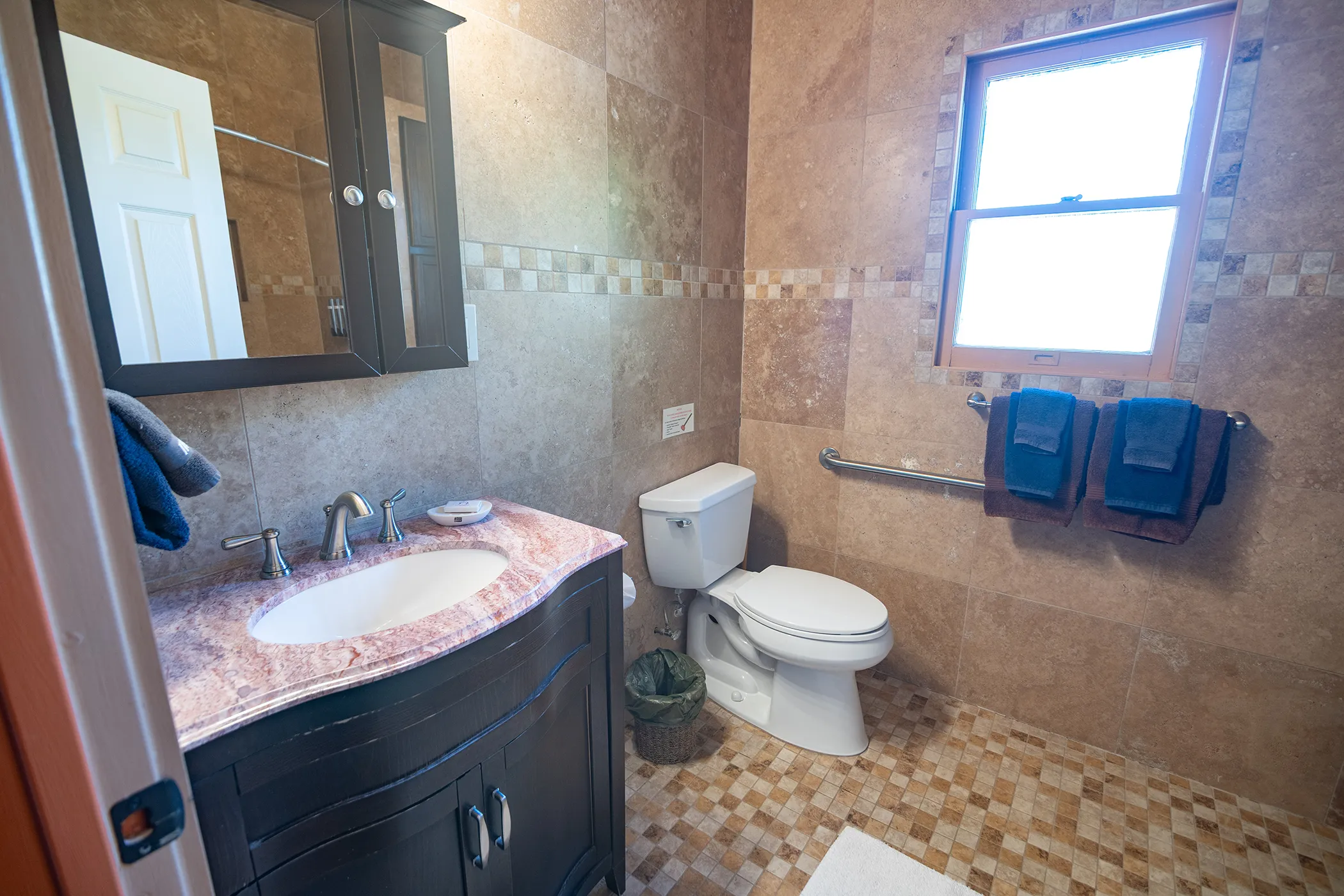cottage-5-bathroom-4