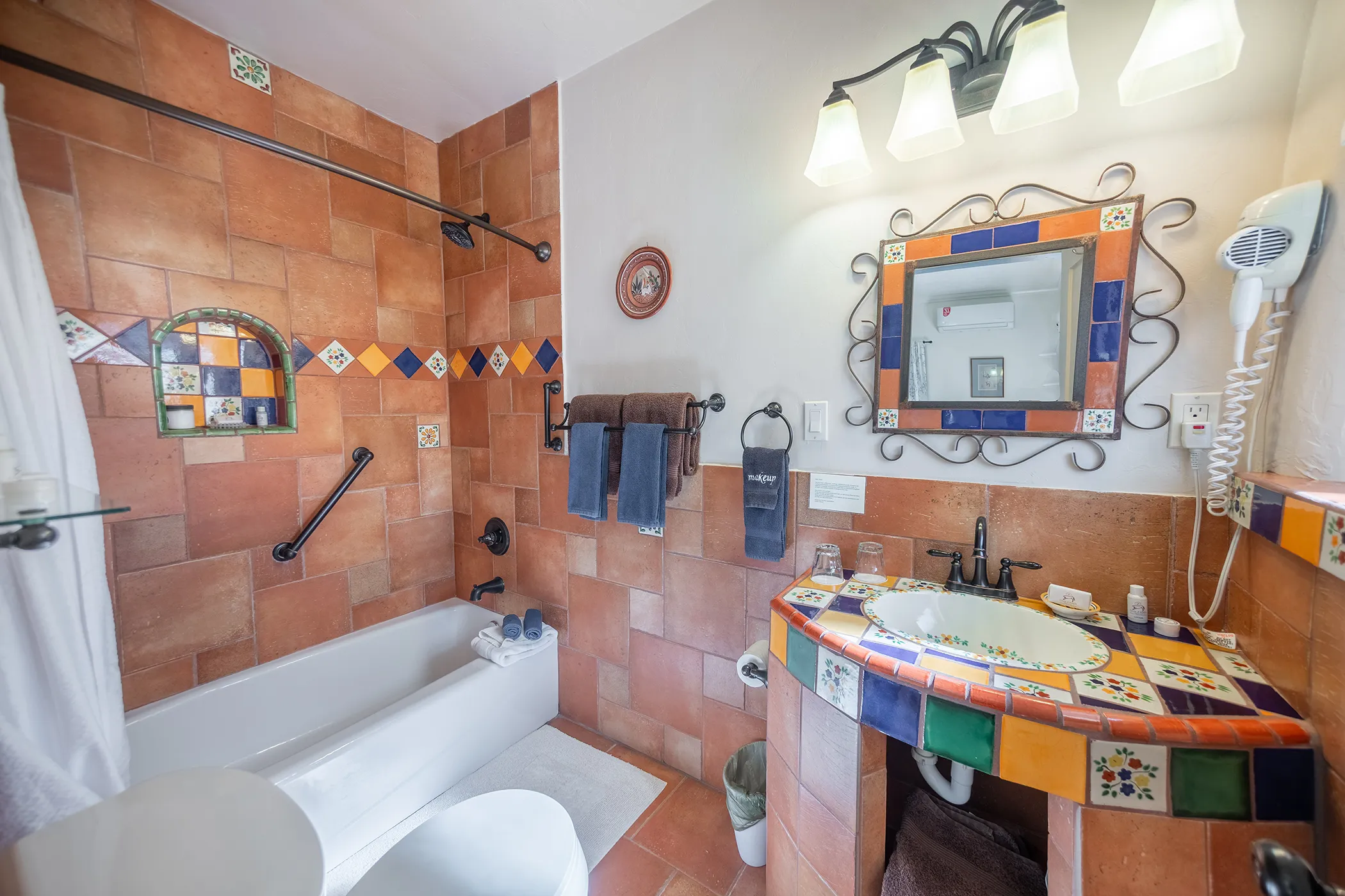 cottage-6-bathroom-1