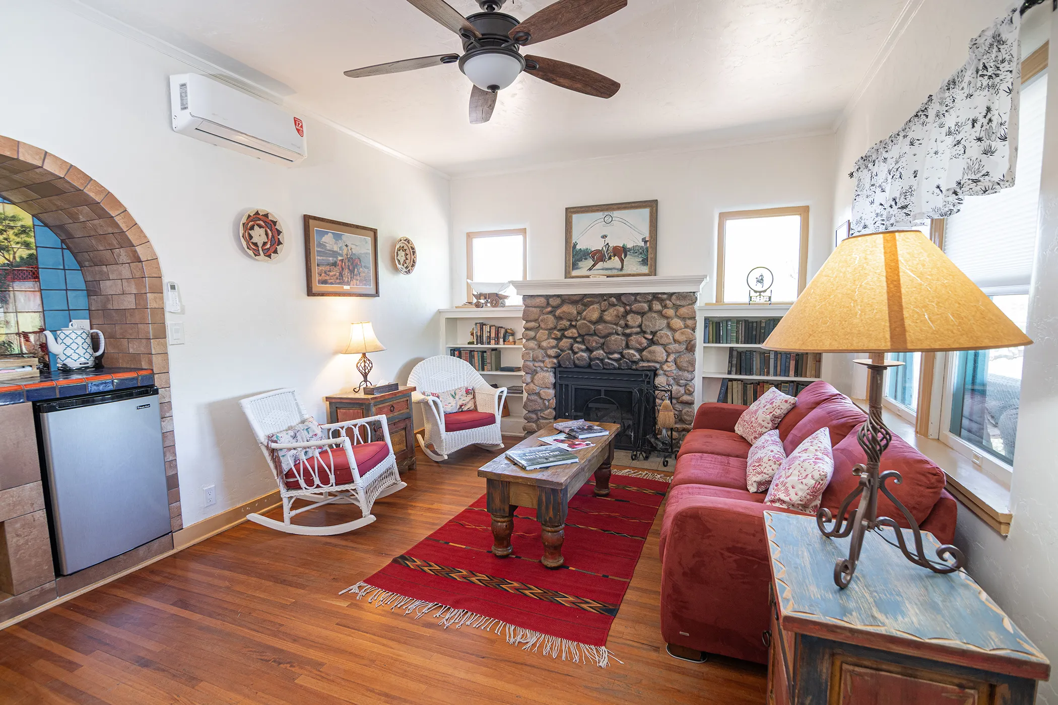 cottage-6-living-1