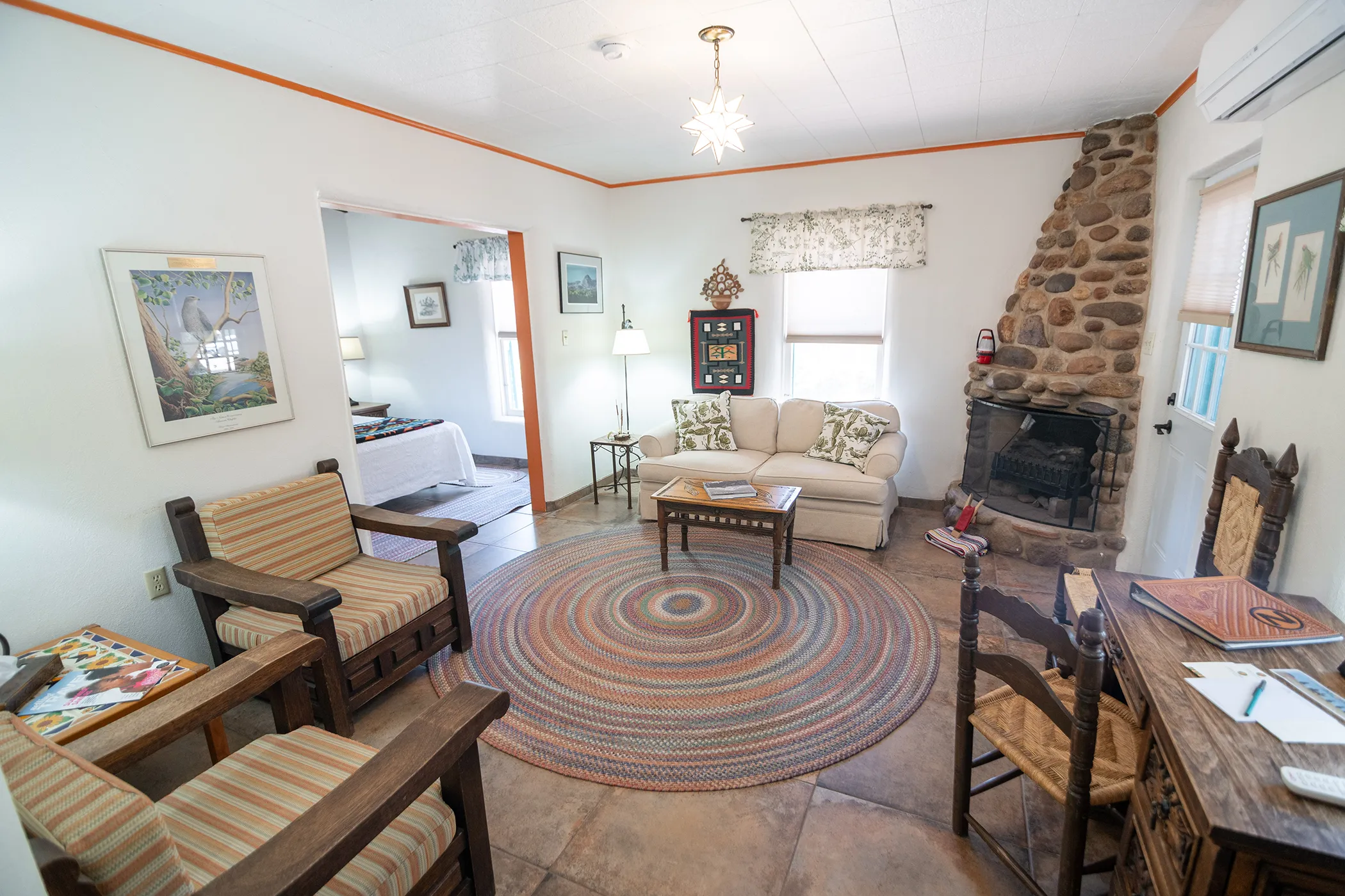 lucias-suite-living-2